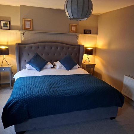 3 Bedroom Luxury Apartment Main Street Cashel  Buitenkant foto