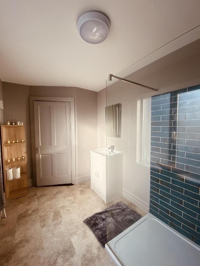 3 Bedroom Luxury Apartment Main Street Cashel  Buitenkant foto