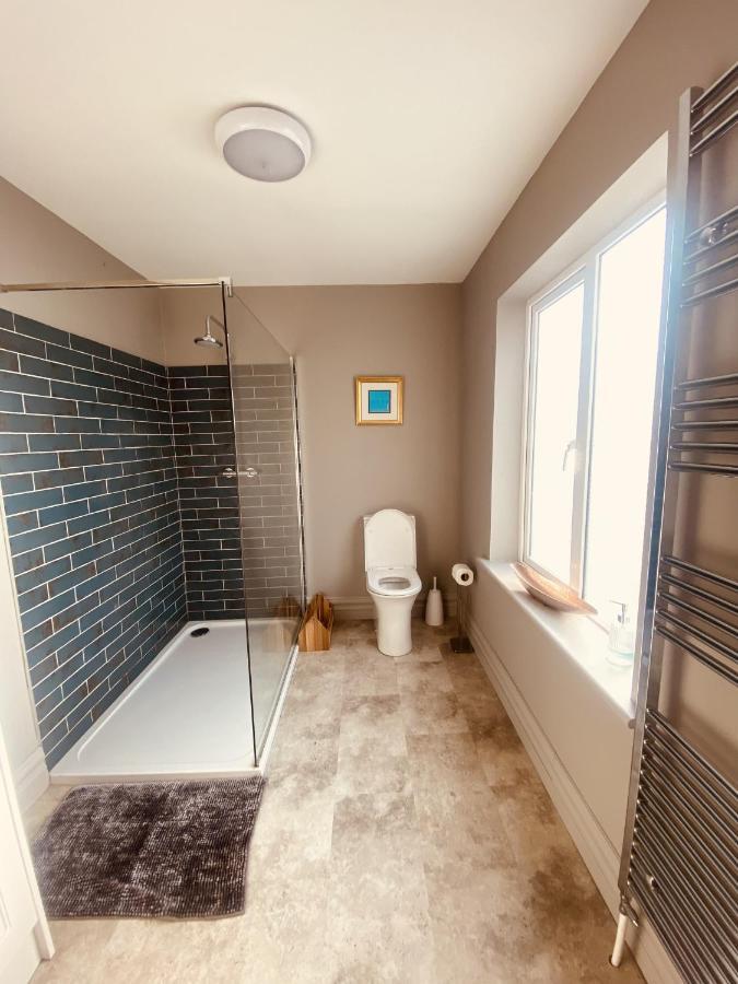 3 Bedroom Luxury Apartment Main Street Cashel  Buitenkant foto